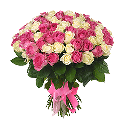 Blumenstrauß aus weißen und rosigen Rosen (50 cm.)