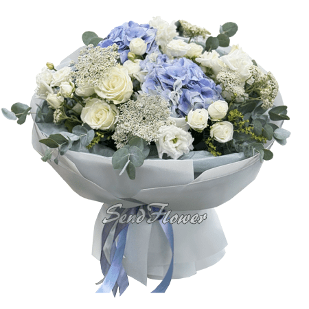 Bouquet of hydrangeas, roses and lisianthus