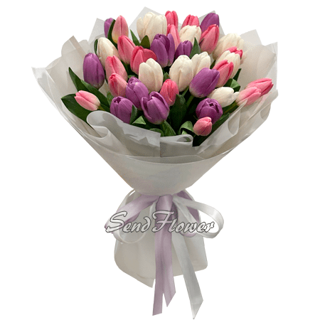 Букет из разноцветных тюльпанов — яркие эмоции и весеннее вдохновение